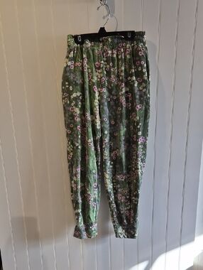 Nooworks Green Floral Joggers with Pink and White Daisies